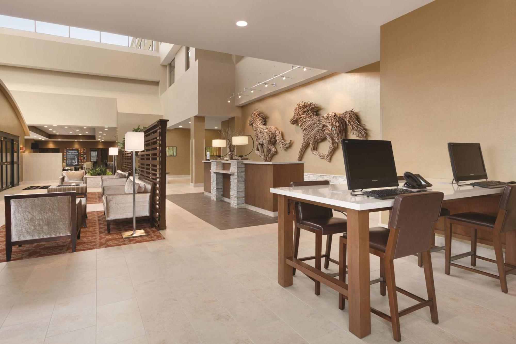 Embassy Suites By Hilton Akron Canton Airport North Canton Exteriör bild