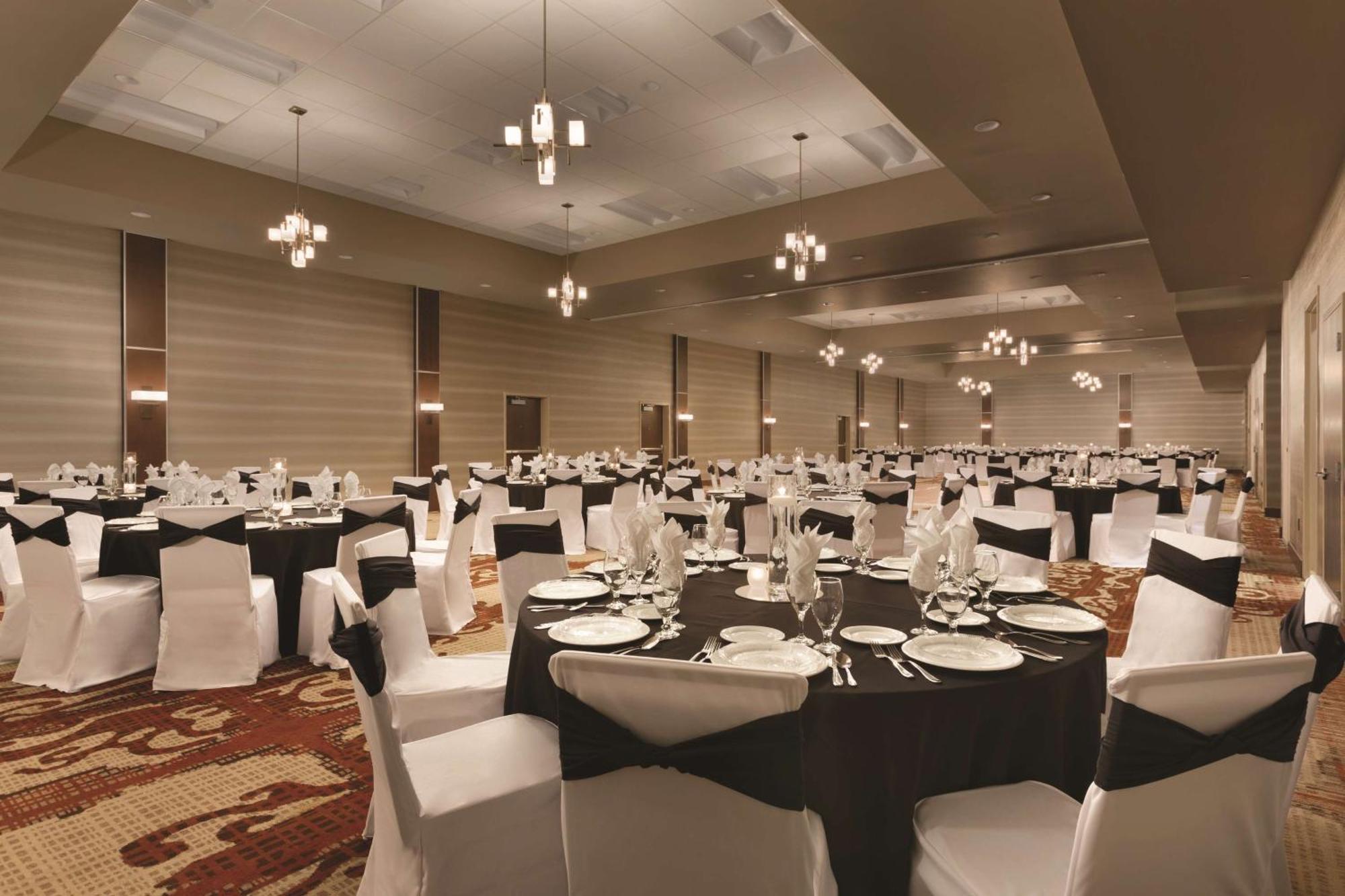 Embassy Suites By Hilton Akron Canton Airport North Canton Exteriör bild