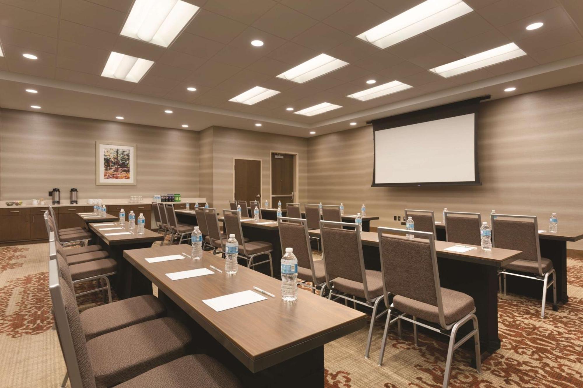 Embassy Suites By Hilton Akron Canton Airport North Canton Exteriör bild