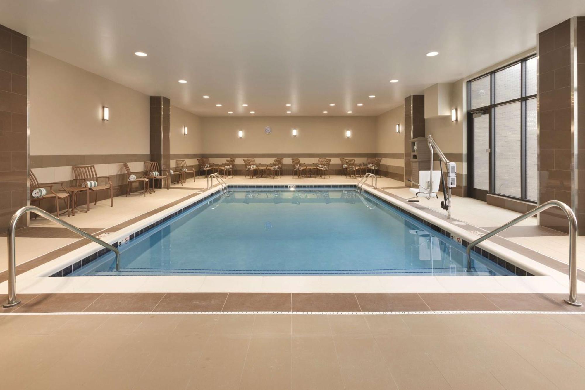 Embassy Suites By Hilton Akron Canton Airport North Canton Exteriör bild