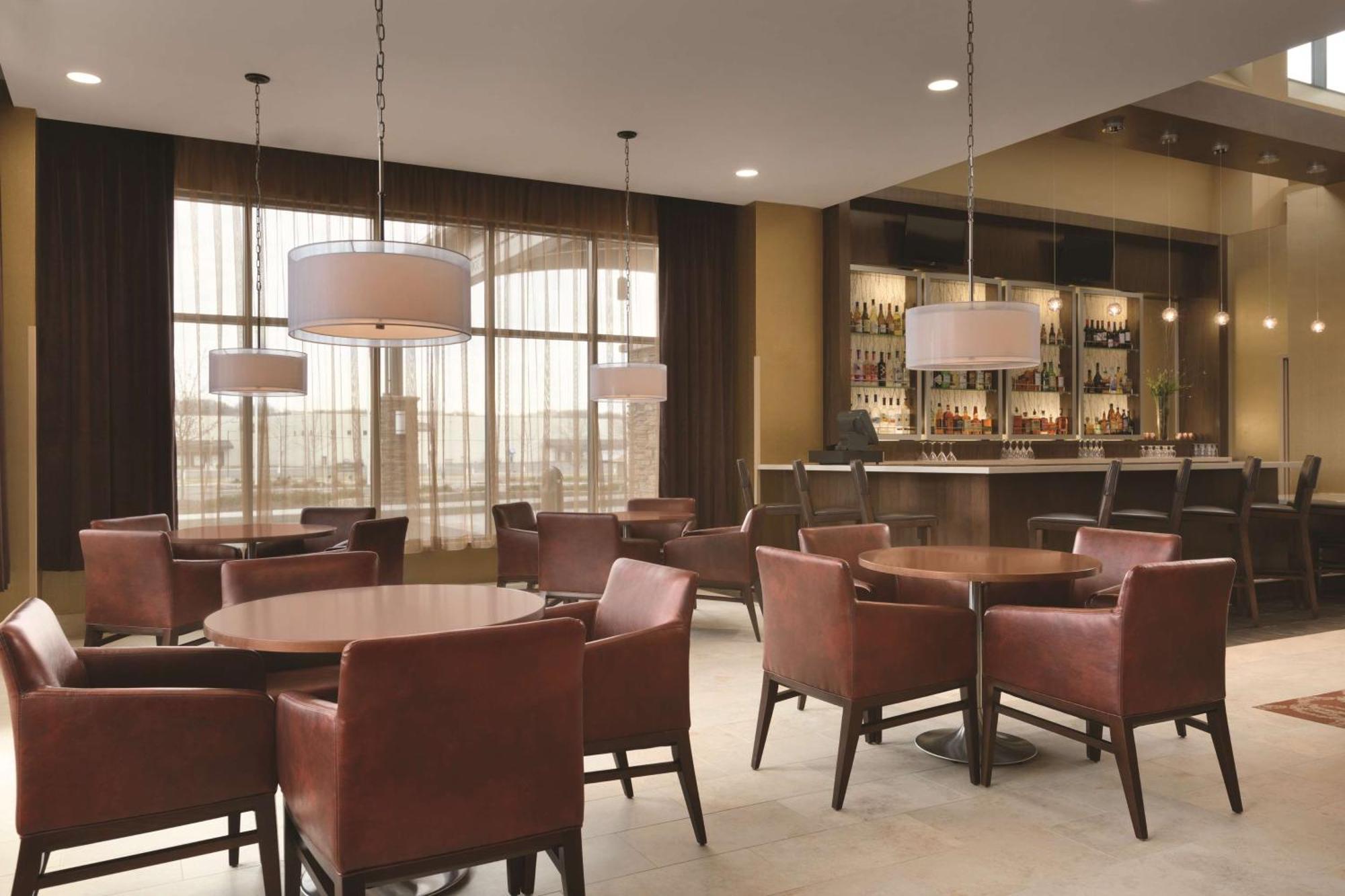 Embassy Suites By Hilton Akron Canton Airport North Canton Exteriör bild