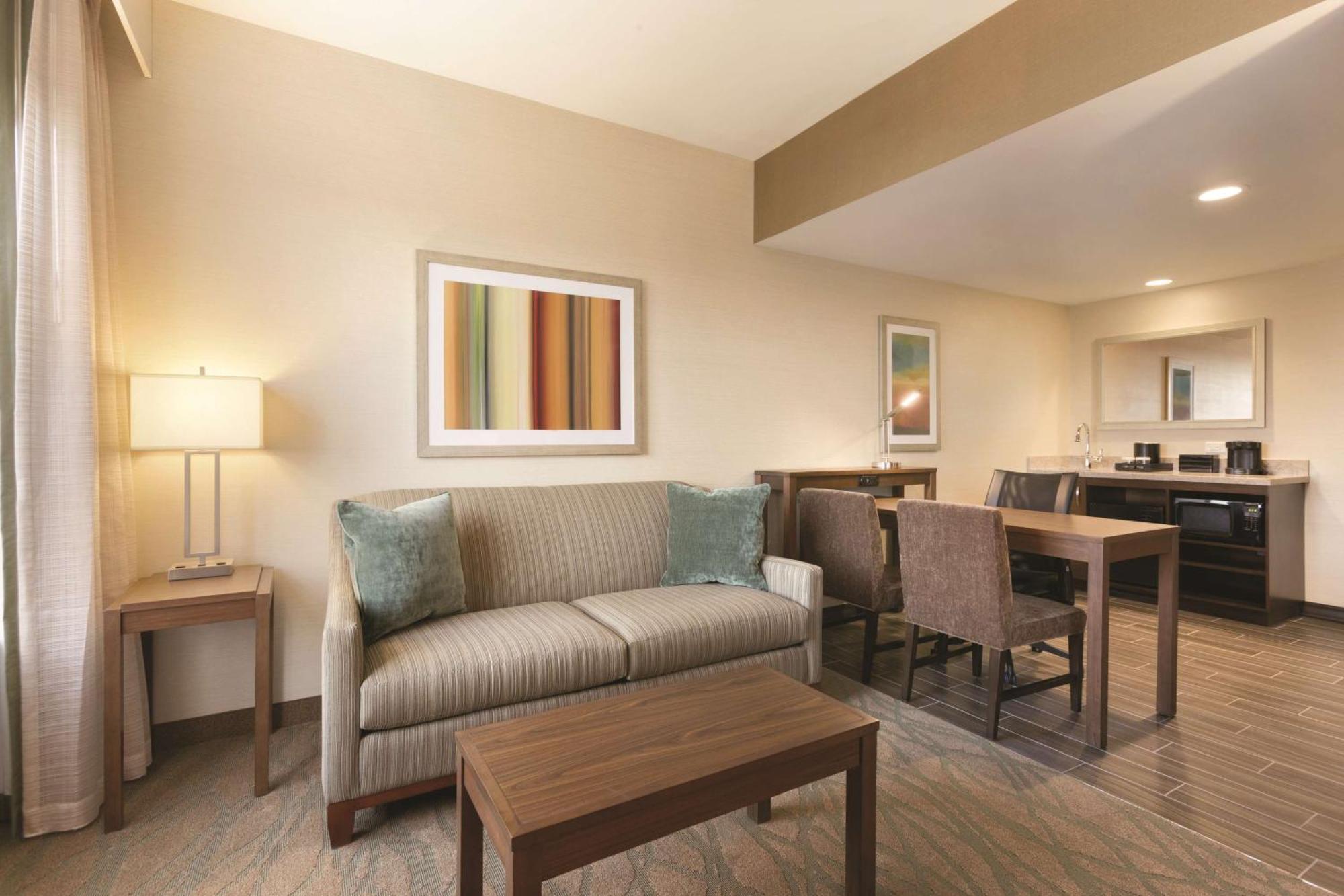 Embassy Suites By Hilton Akron Canton Airport North Canton Exteriör bild