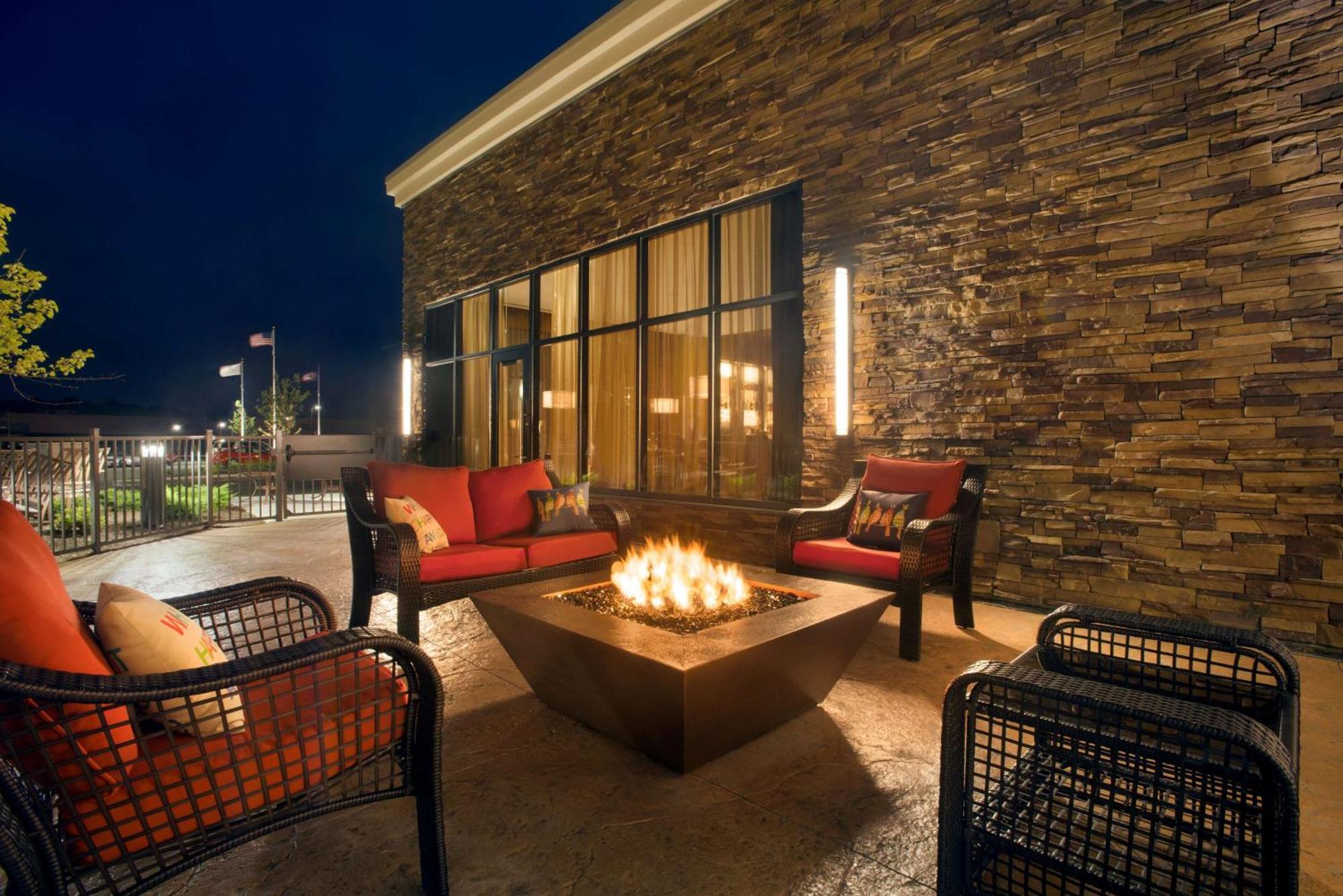 Embassy Suites By Hilton Akron Canton Airport North Canton Exteriör bild
